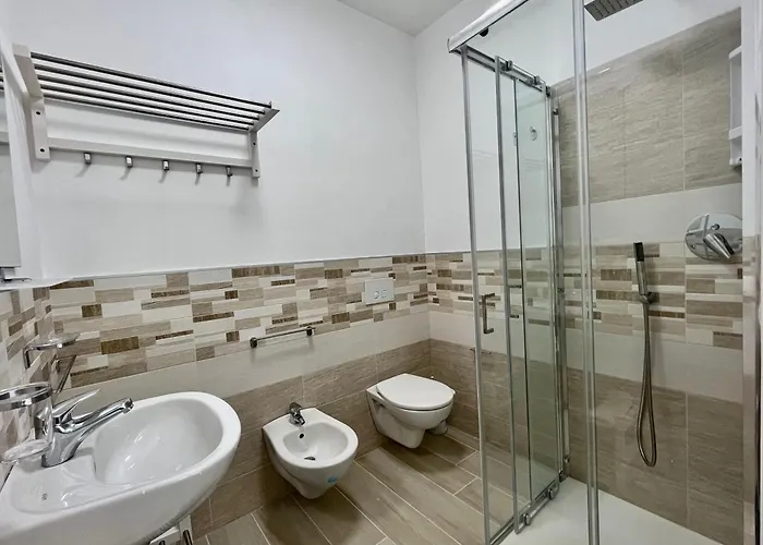 לינה וארוחת בוקר Albachiara 3*