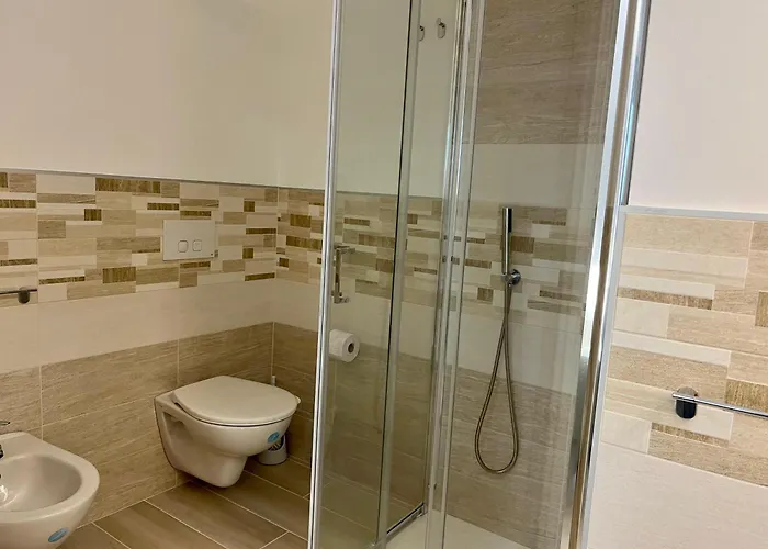 לינה וארוחת בוקר Albachiara 3*