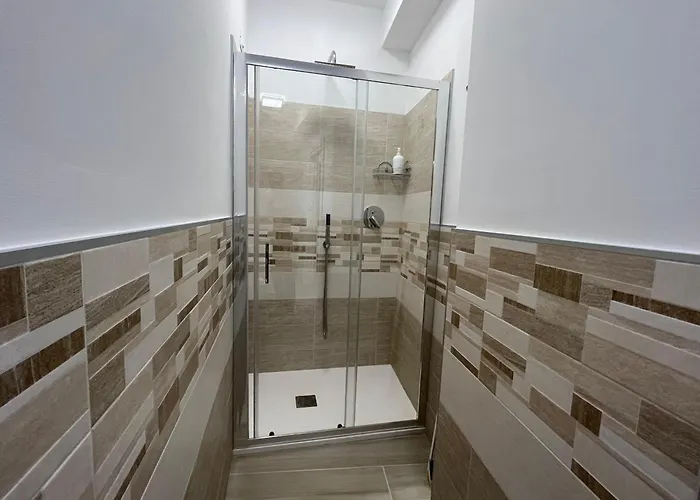 לינה וארוחת בוקר Albachiara 3*