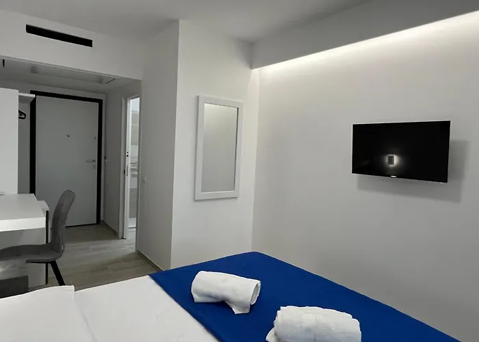 לינה וארוחת בוקר Albachiara 3*